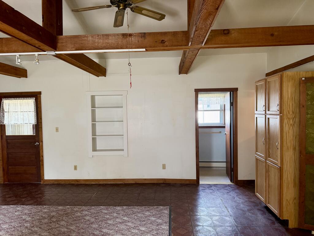 76 Glenn Drive Property Photo 4