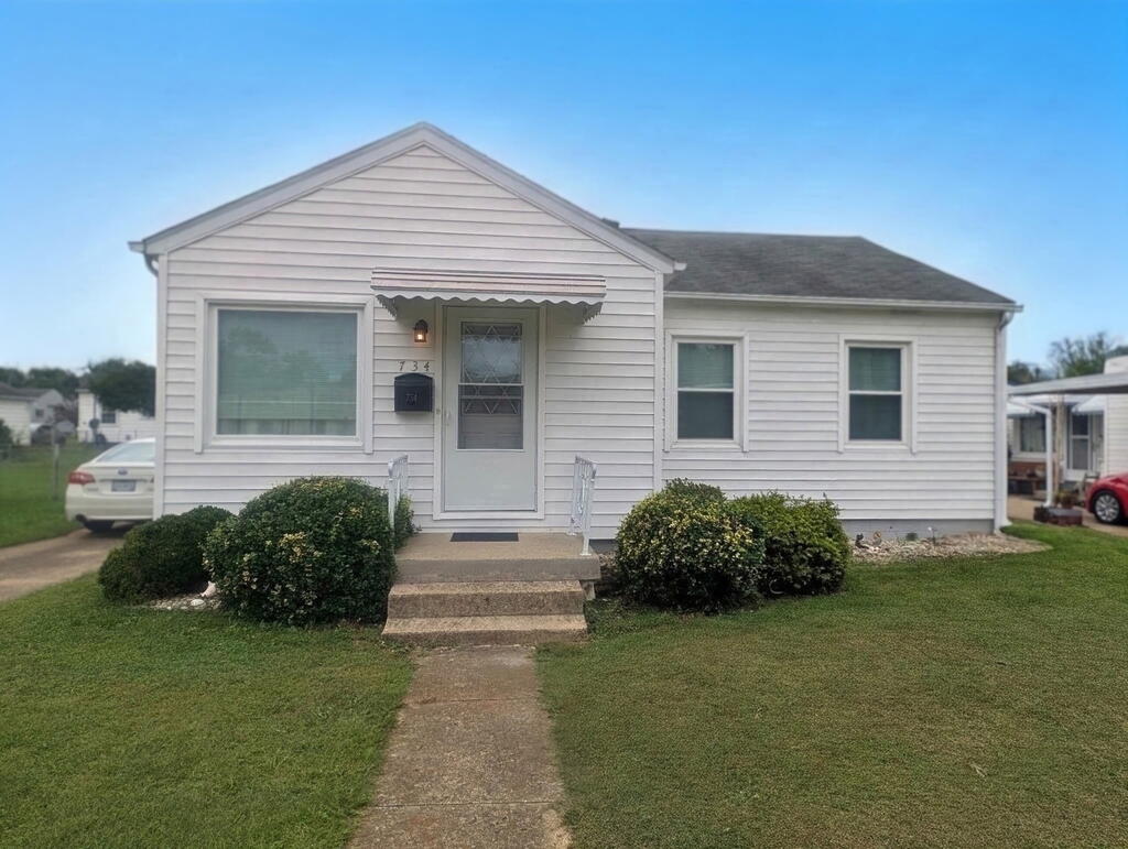 734 Safford Ave. Property Photo 1