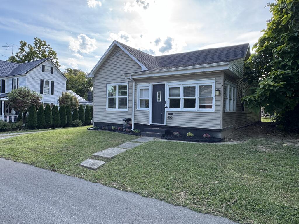 109 S Bennett Ave. Property Photo 1