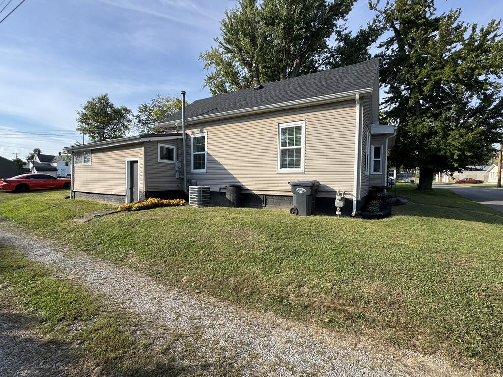 109 S Bennett Ave. Property Photo 3