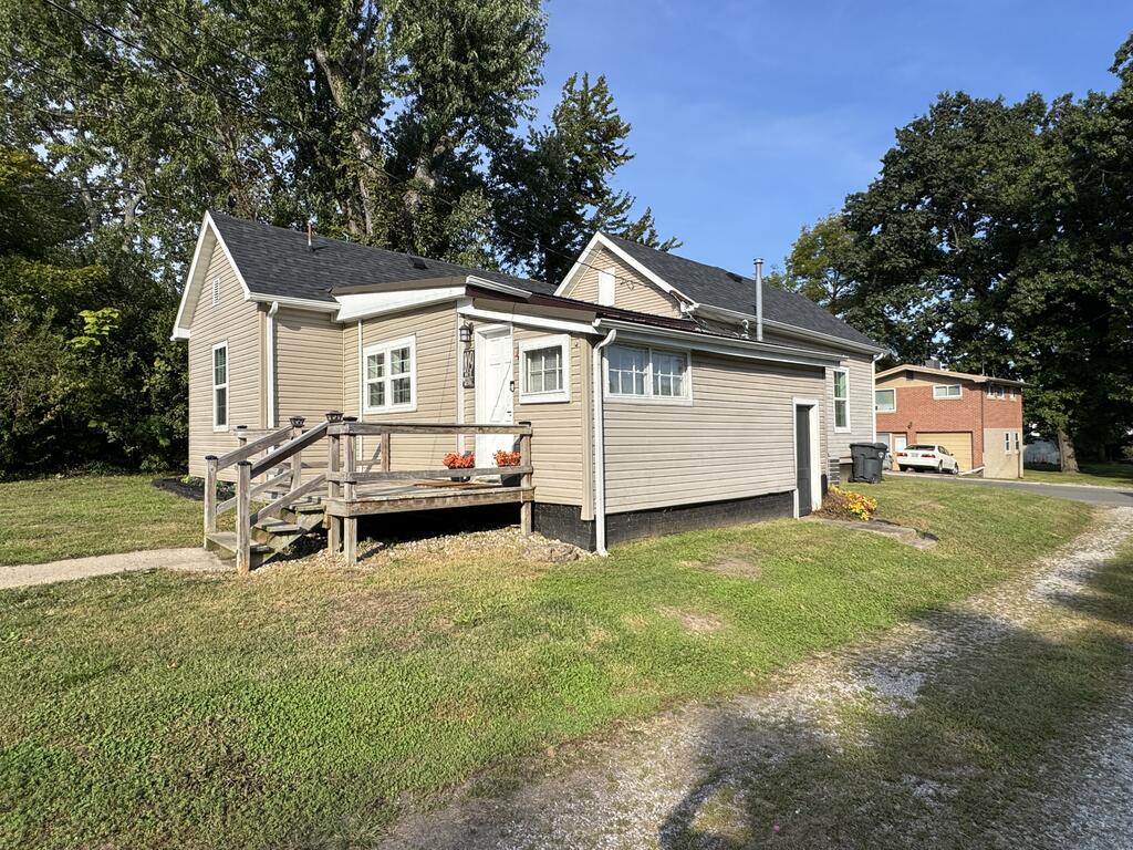 109 S Bennett Ave. Property Photo 4