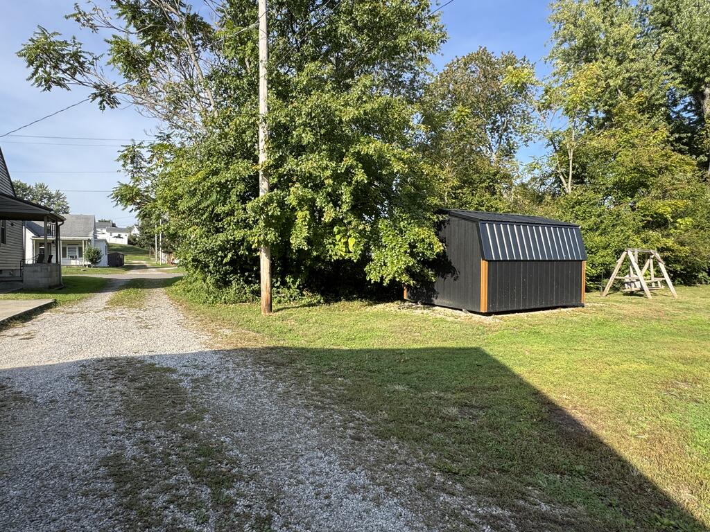 109 S Bennett Ave. Property Photo 9
