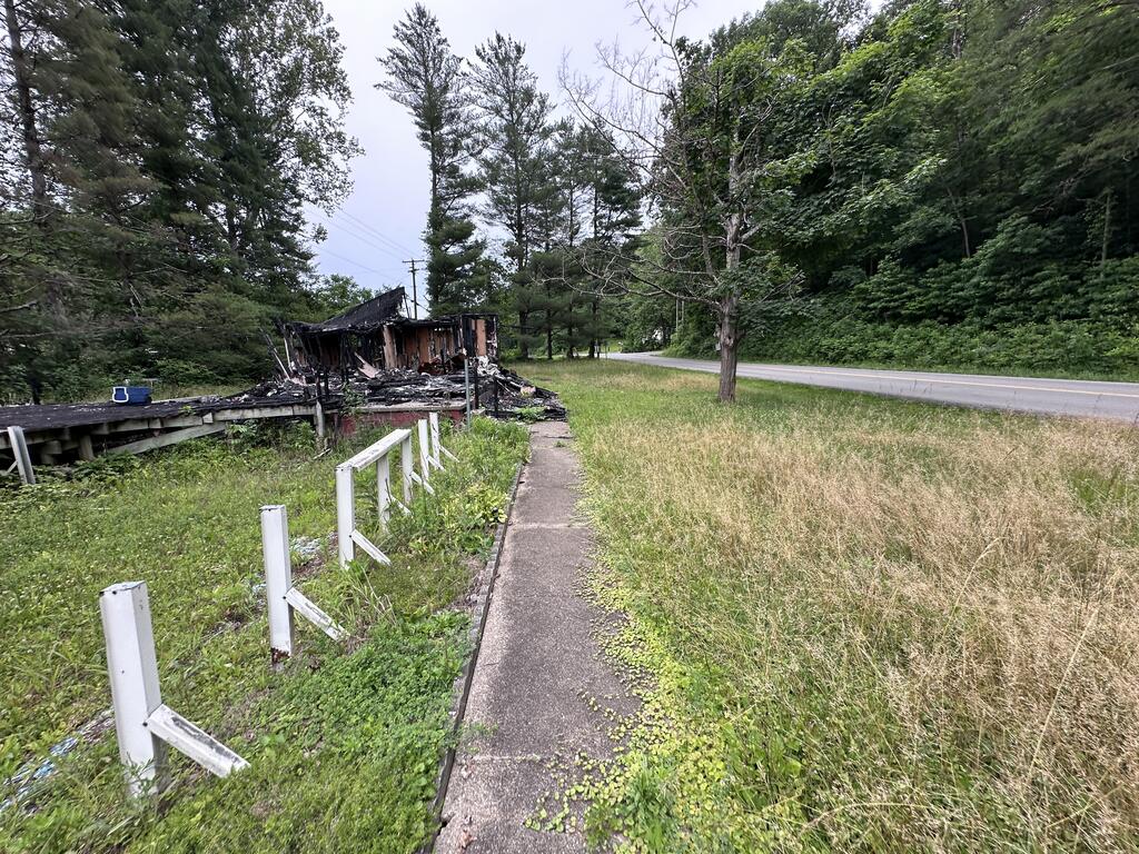 1645 White Gravel Mcdaniel Road Property Photo 1