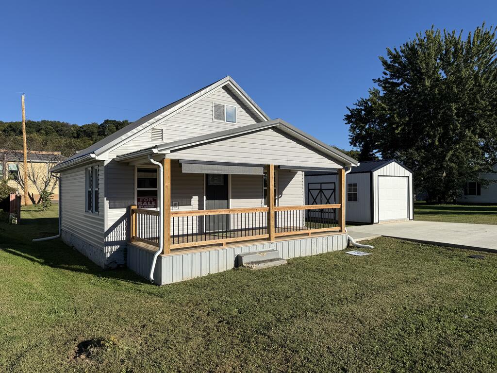 306 S Lucas Street Property Photo 1