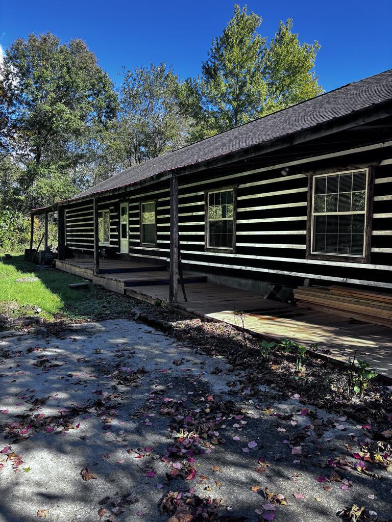 623 Brookside Drive Property Photo 1