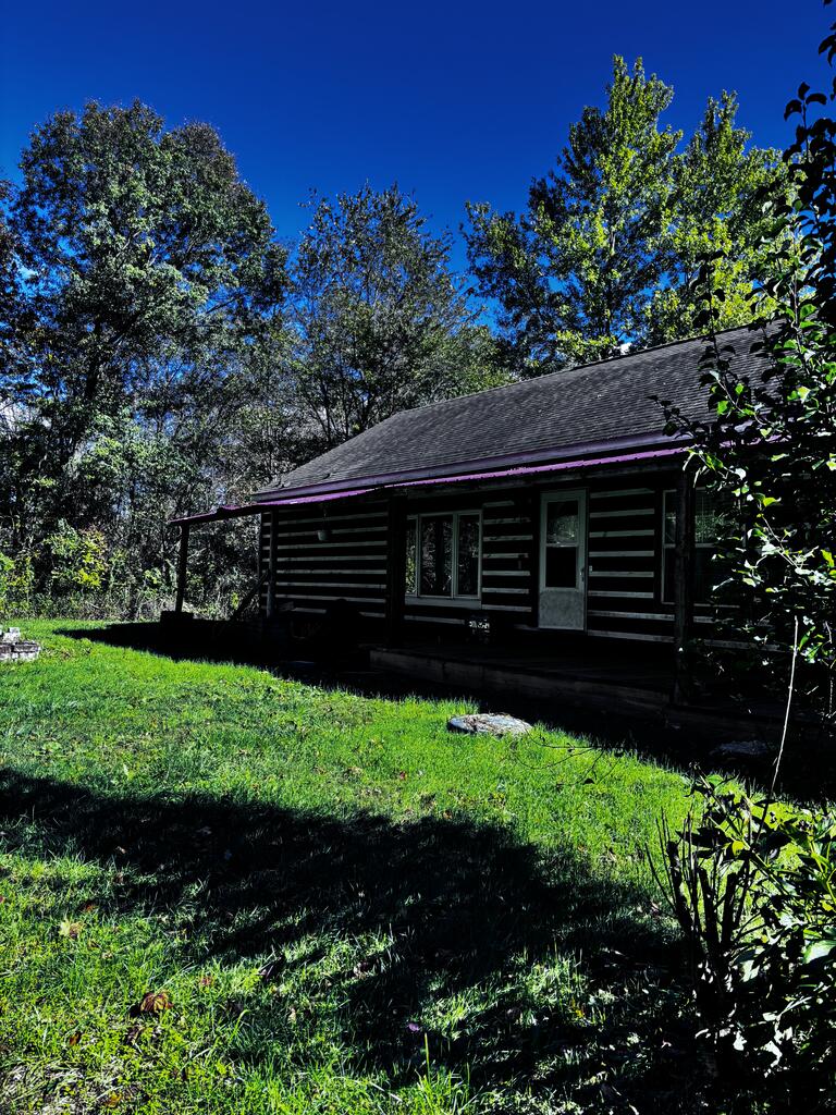 623 Brookside Drive Property Photo 2