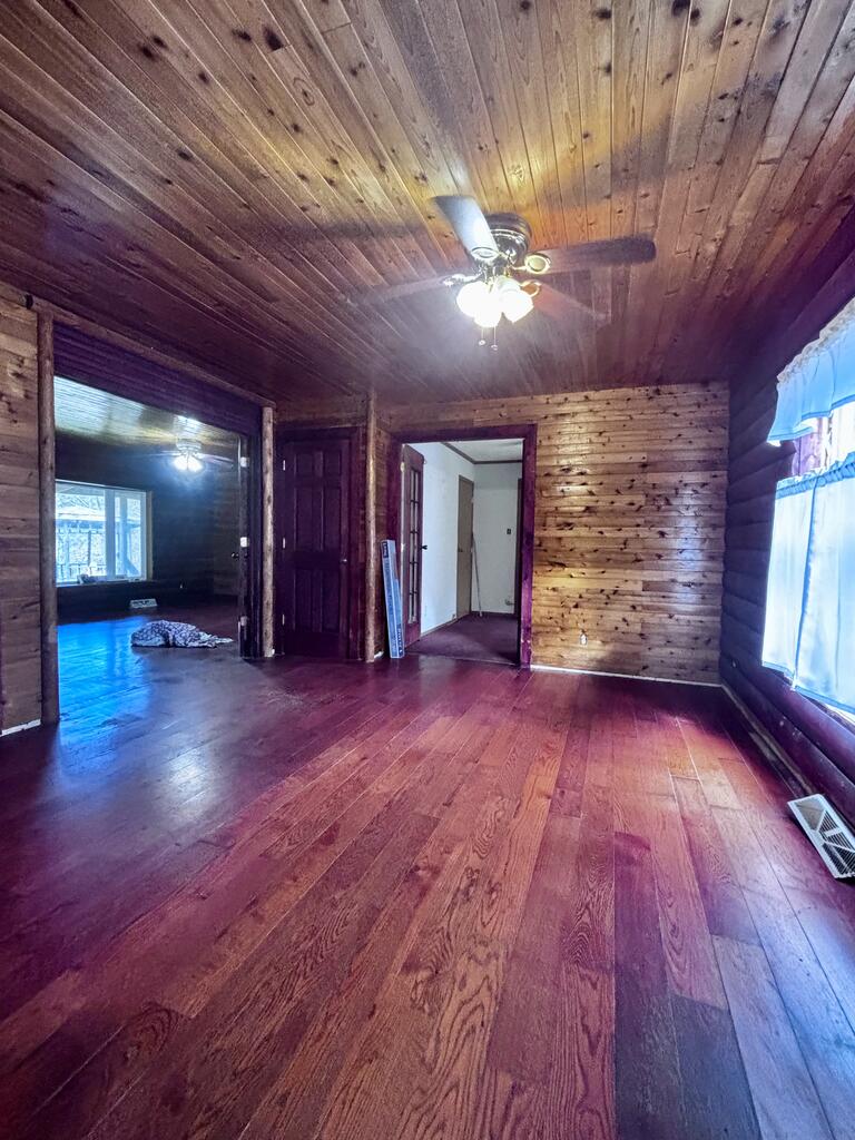 623 Brookside Drive Property Photo 15