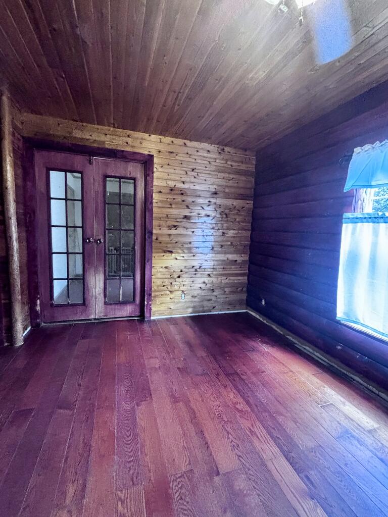 623 Brookside Drive Property Photo 16