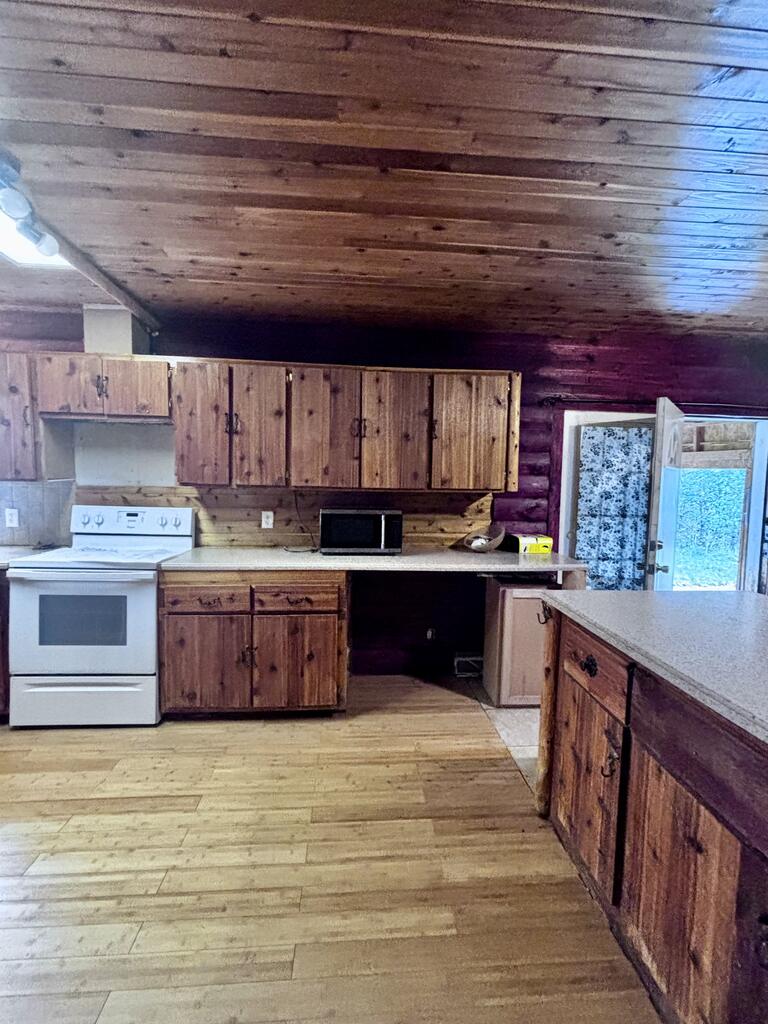 623 Brookside Drive Property Photo 17