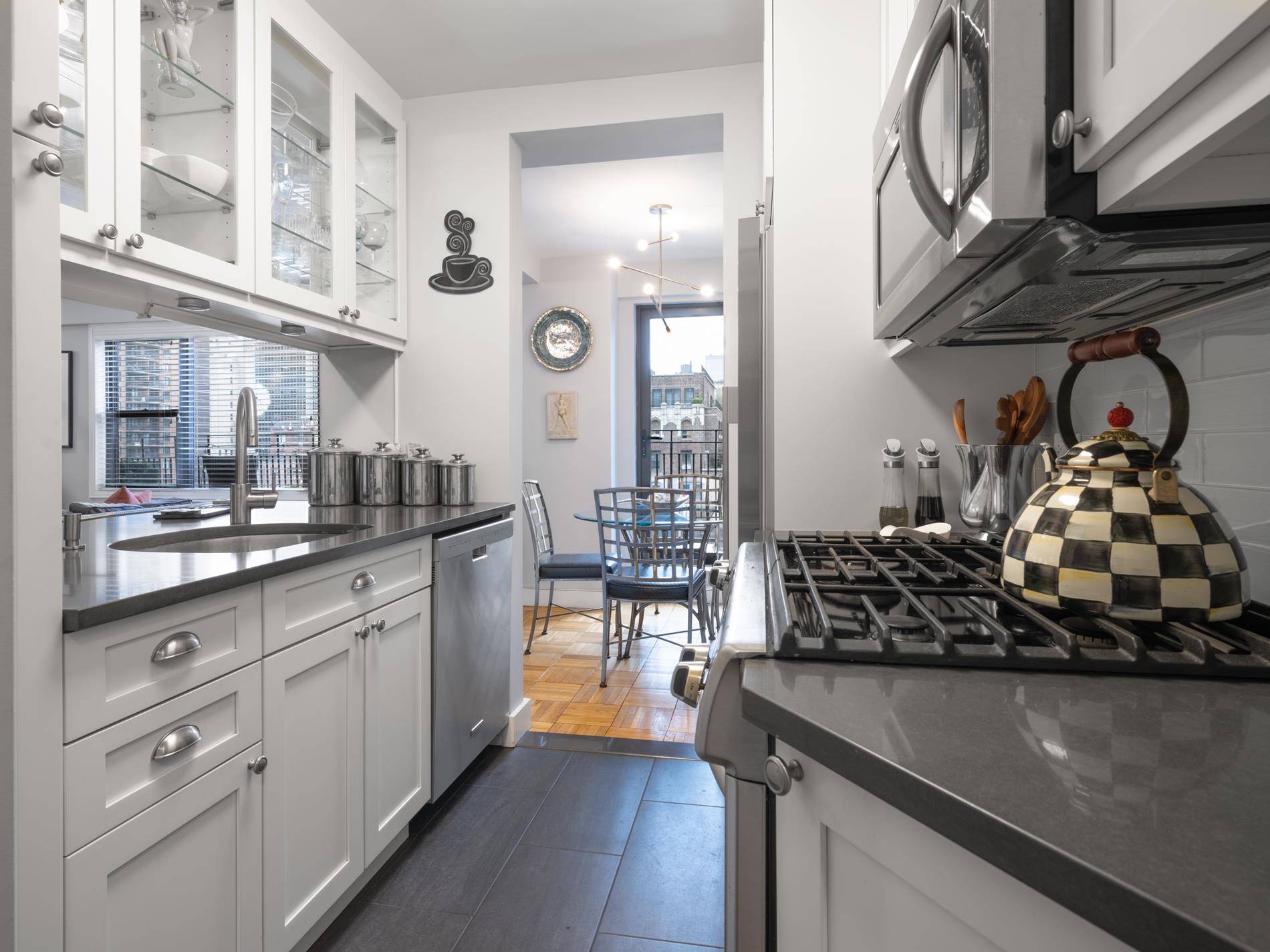 345 E 52nd Street 11-a Property Photo 6