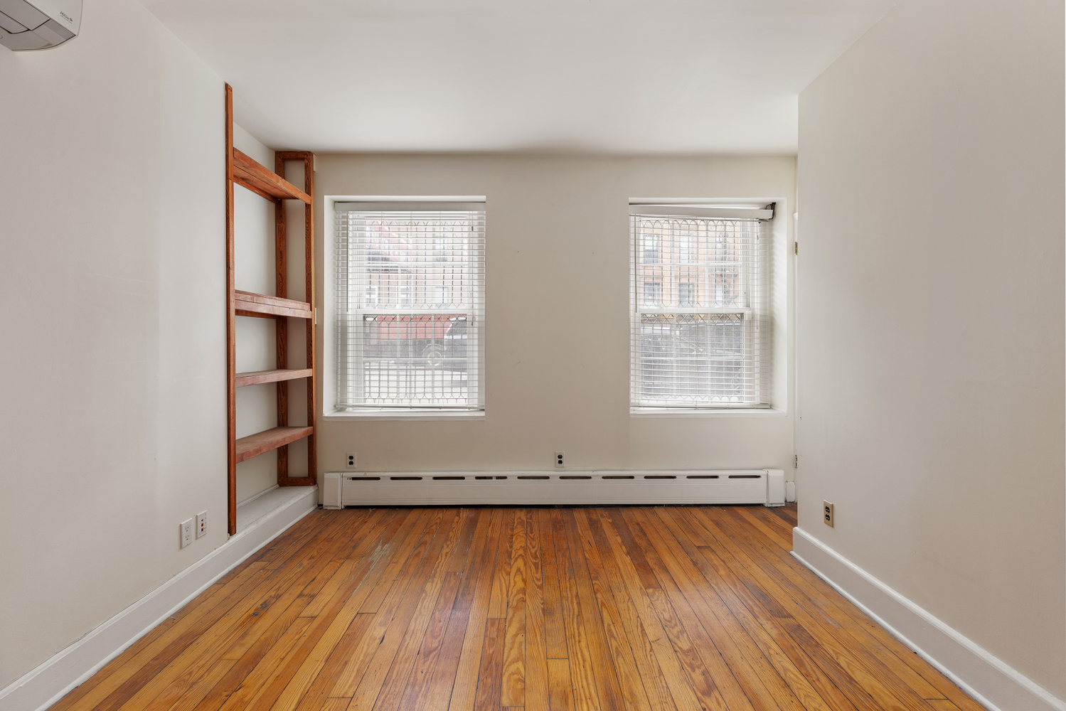 341 E 116th Street Property Photo 3