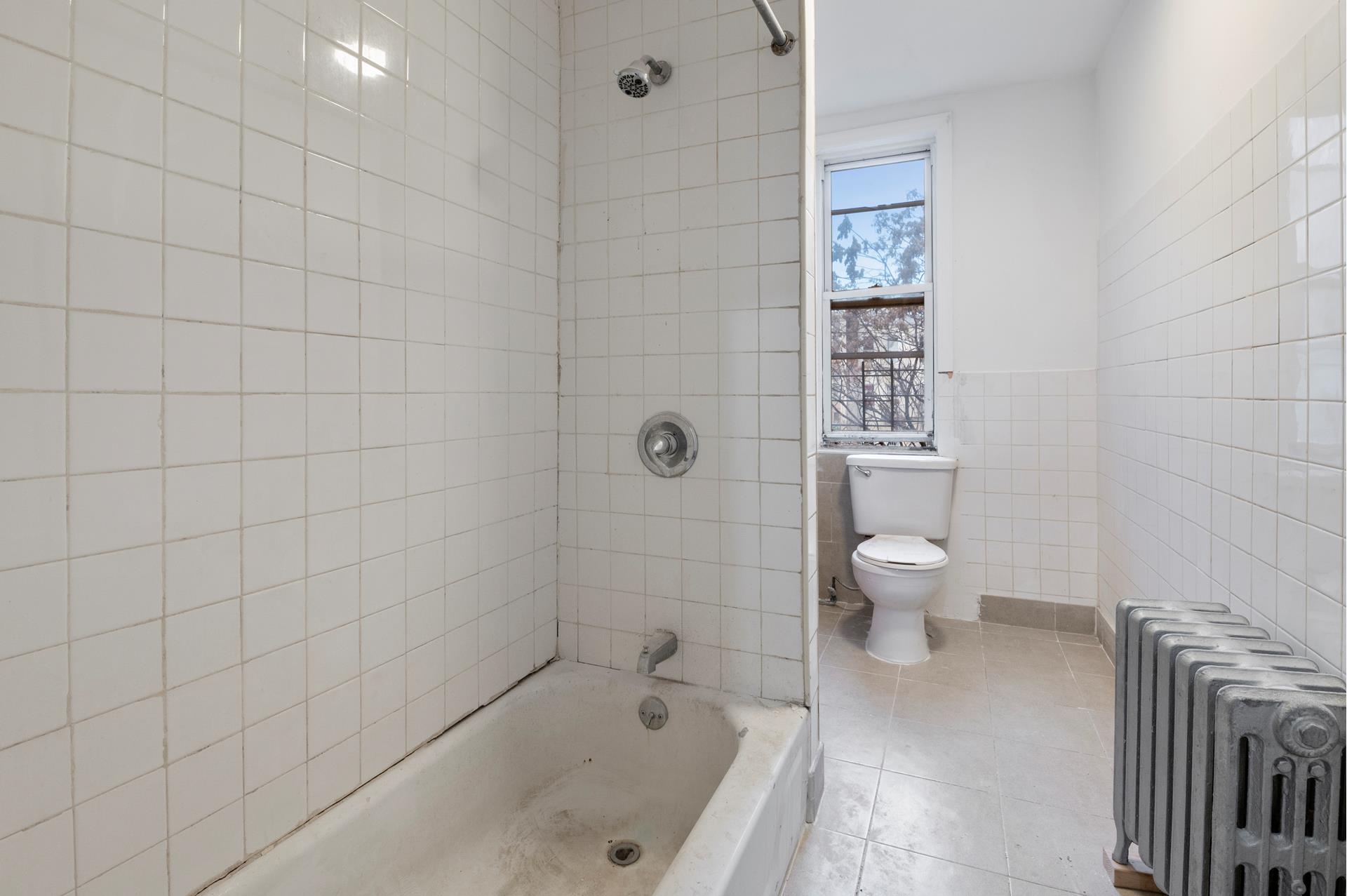 1137 Tiffany Street Comm Property Photo 1