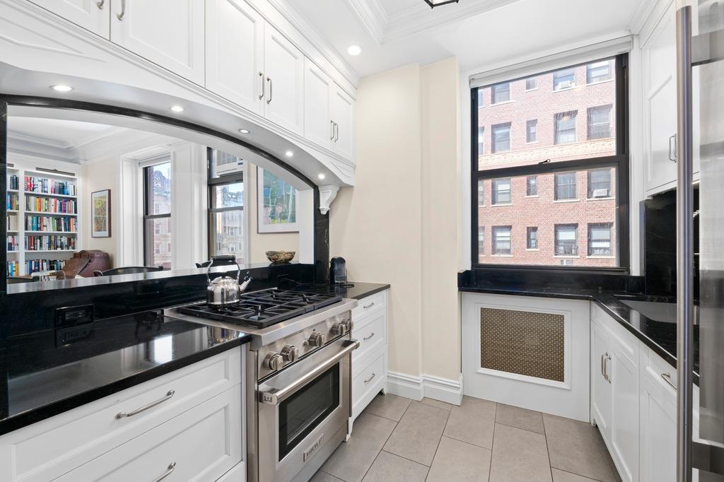 210 W 90th Street 10-j Property Photo 3