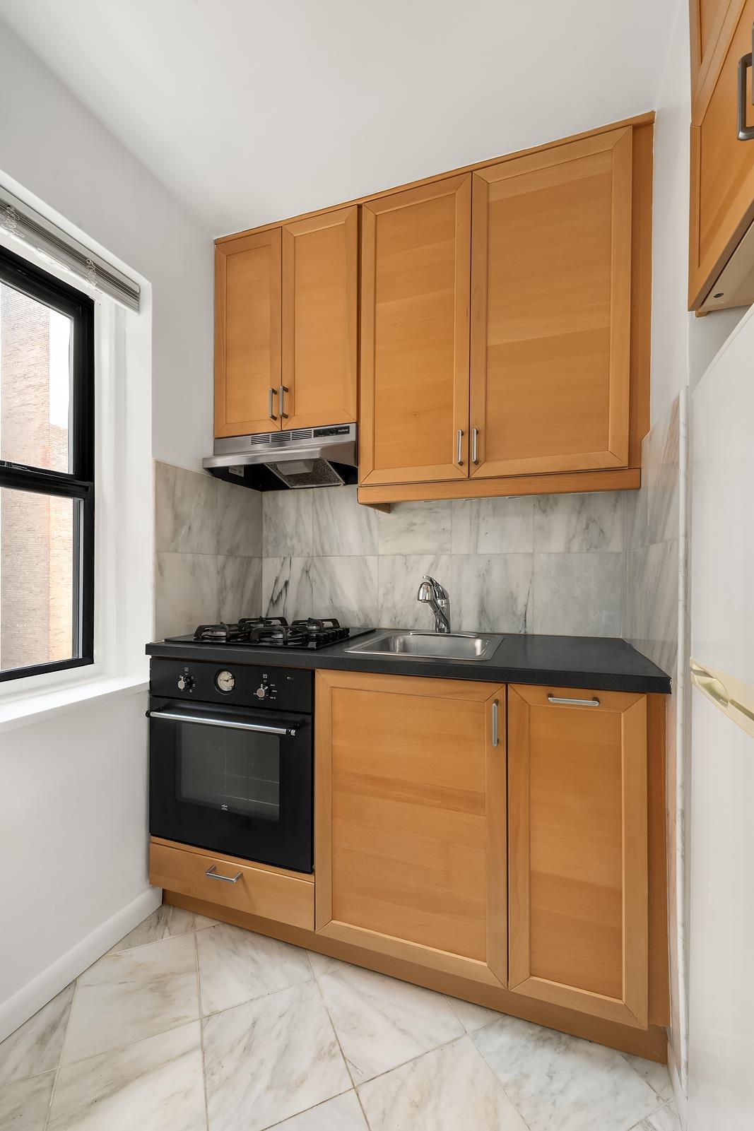 210 W 103rd Street 2-h Property Photo 6