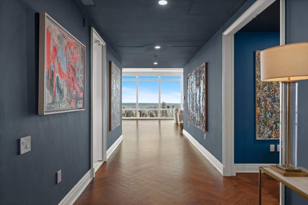 25 Columbus Circle 75ce Property Photo 3