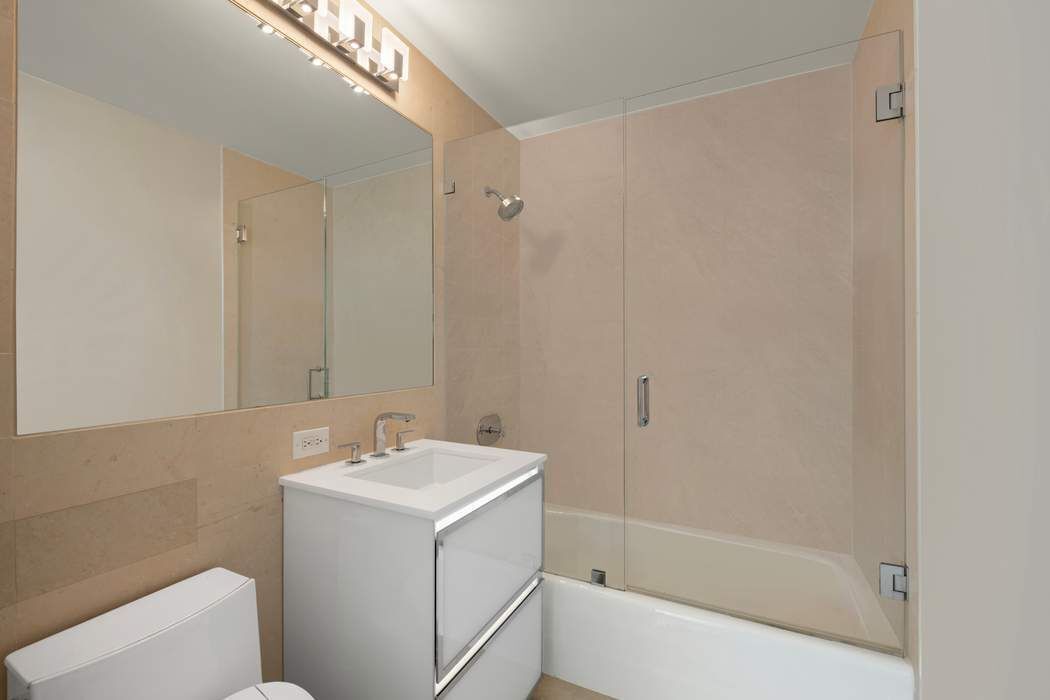 25 Columbus Circle 75ce Property Photo 12