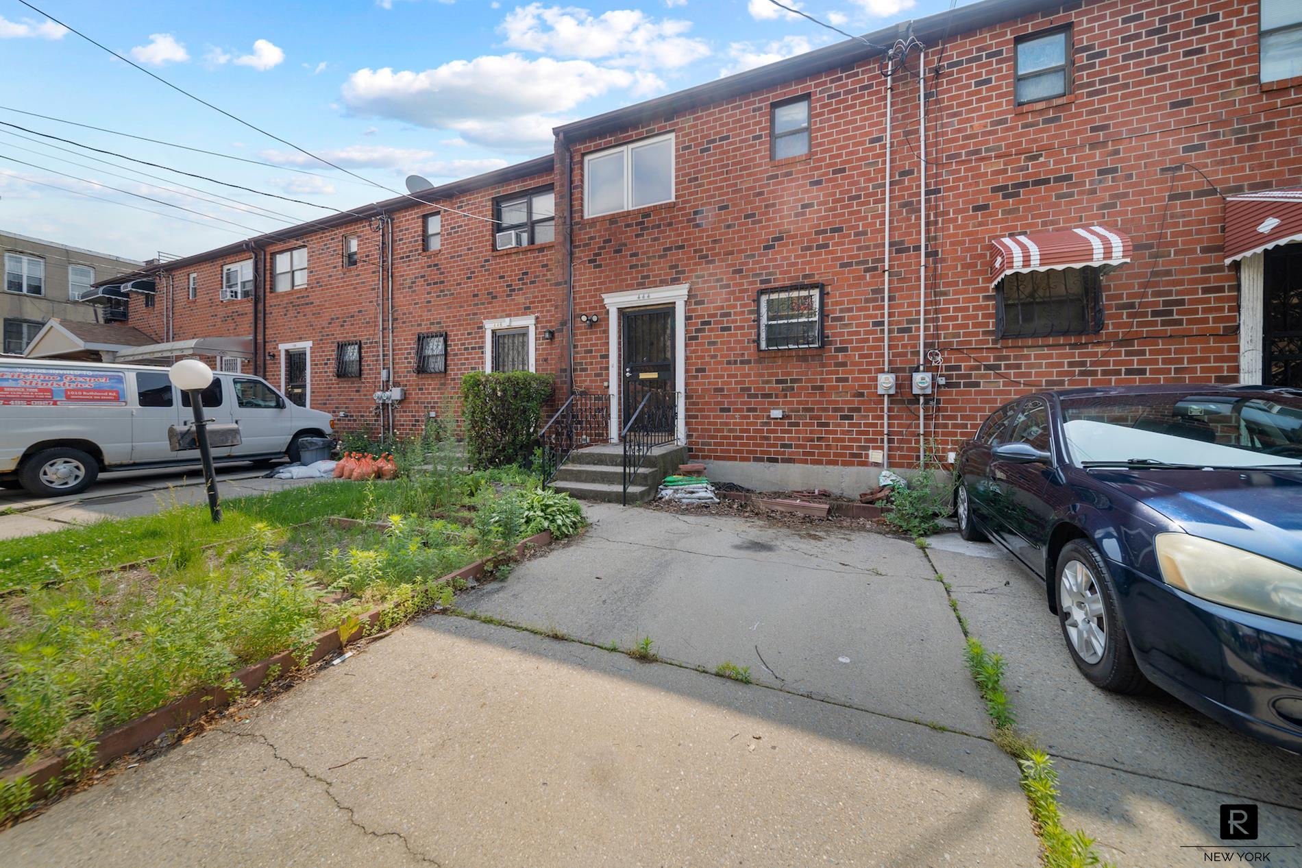 444 New Jersey Avenue Property Photo 1
