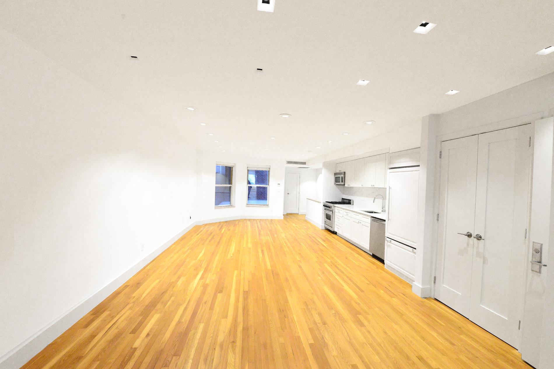 53 E 64th Street Property Photo 9