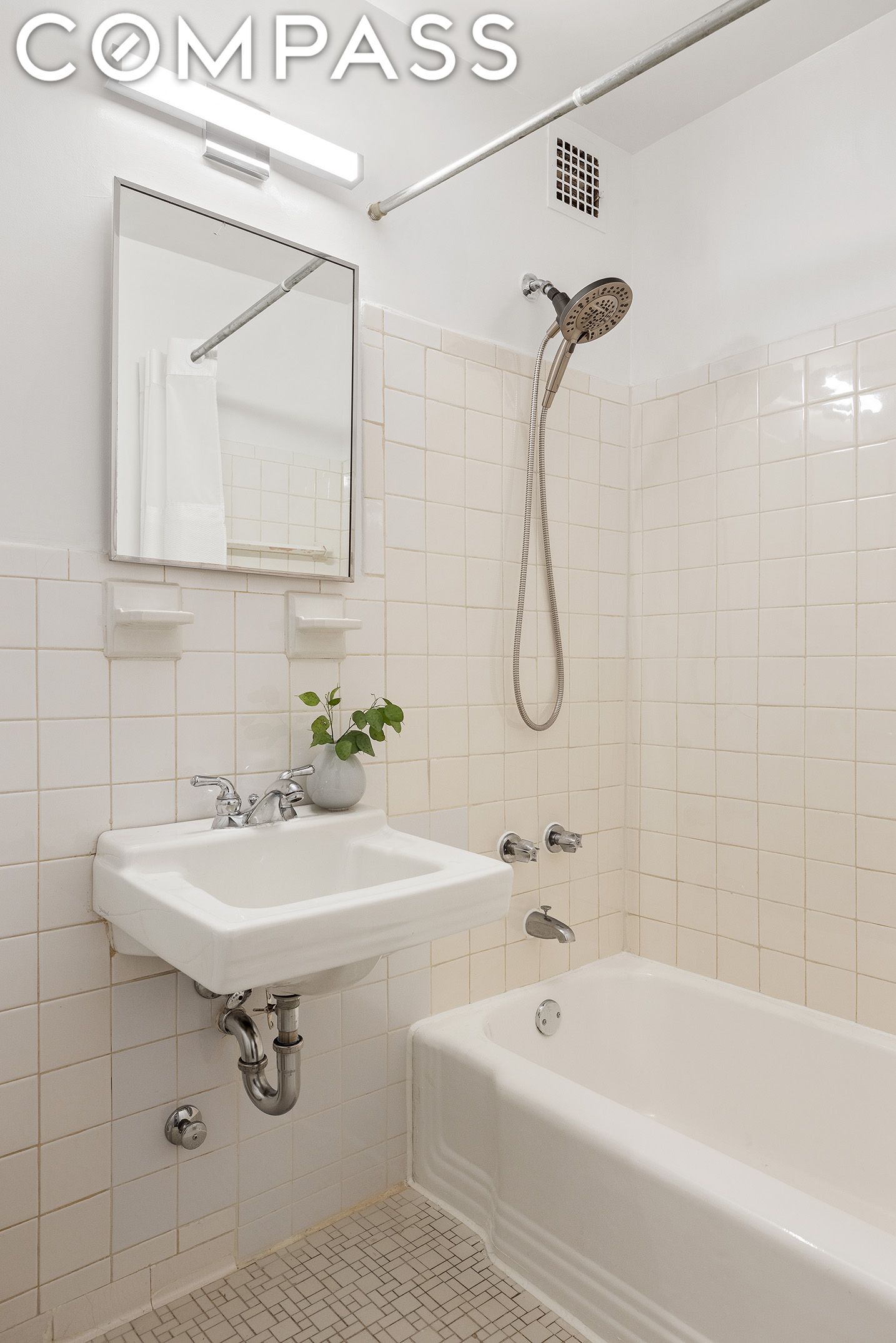 333 E 14th Street 2k Property Photo 8