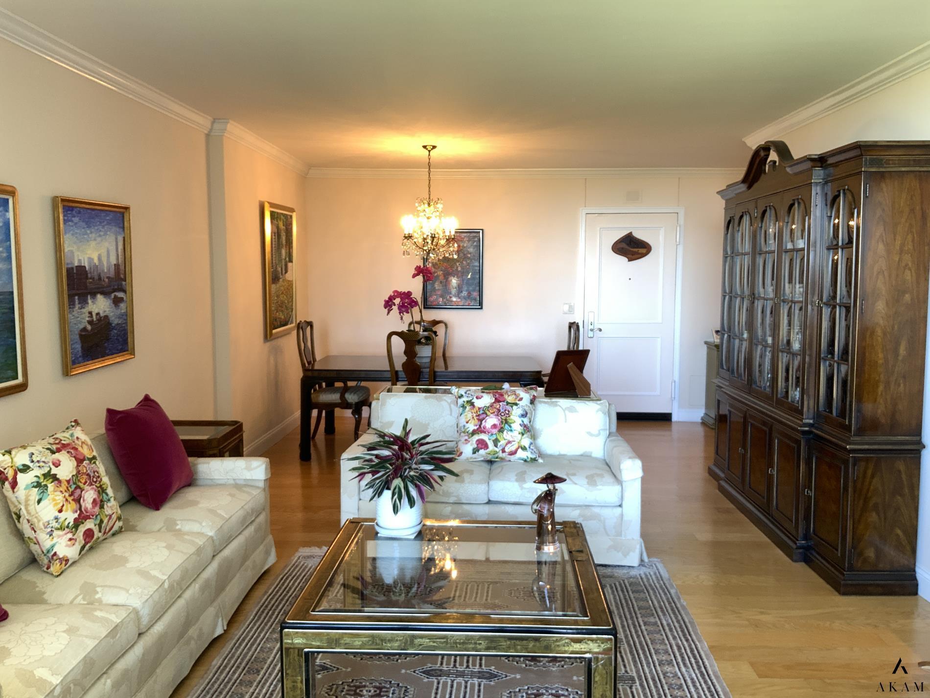 269-10 Grand Central Parkway 24s Property Photo 2
