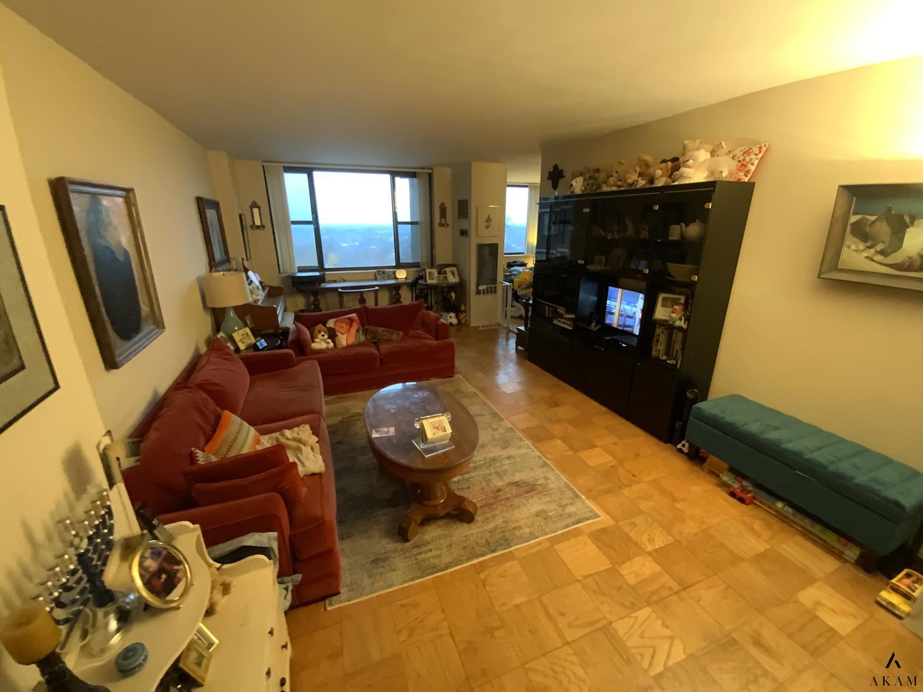 269-10 Grand Central Parkway 8x Property Photo 2