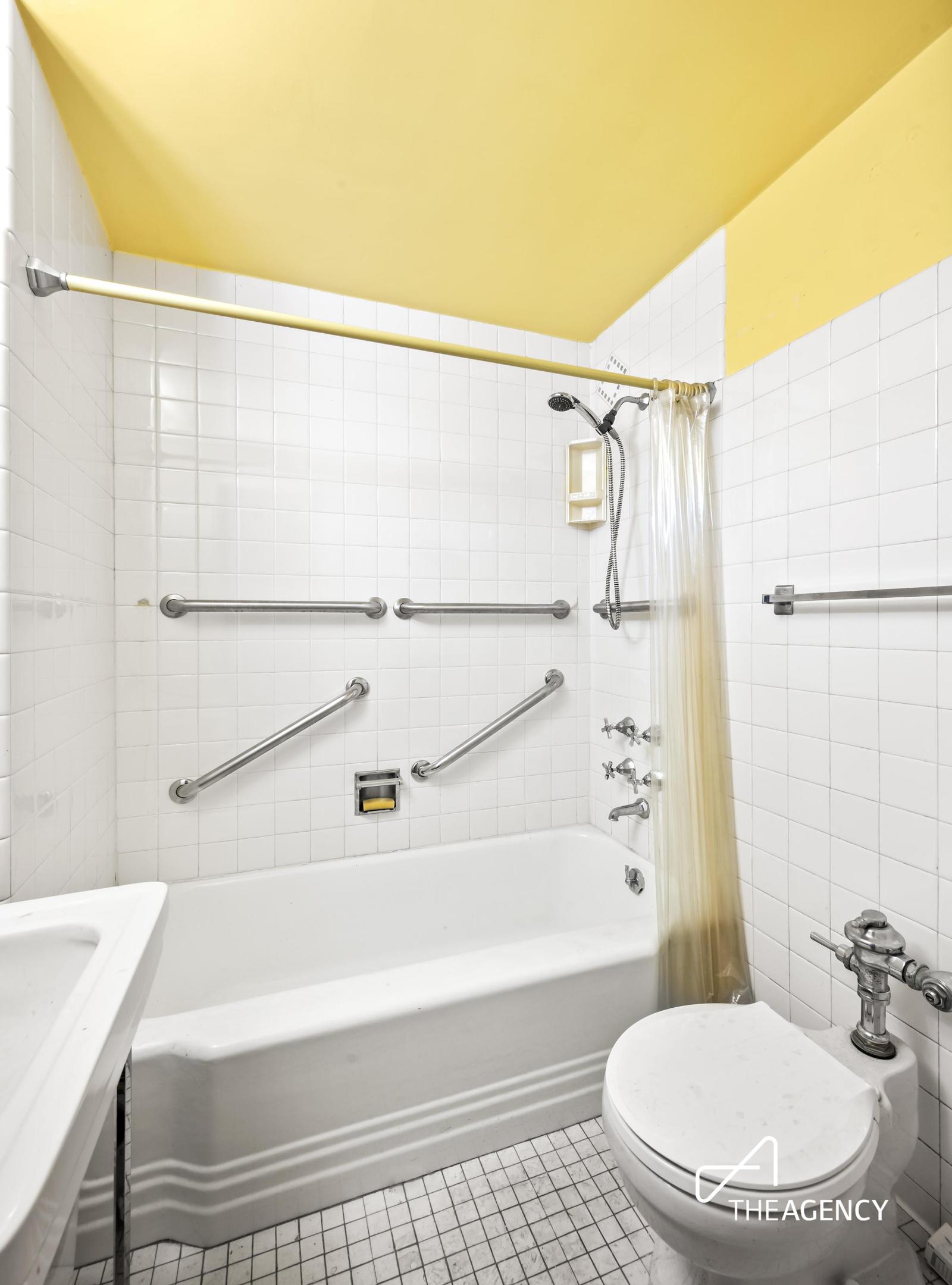 3 E 71st Street 2e Property Photo 7