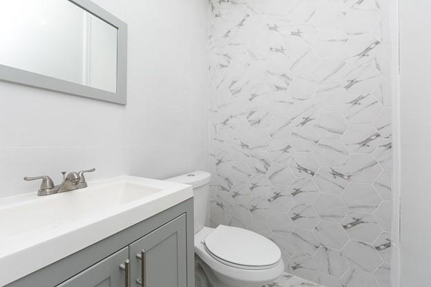 390 E 49th Street Property Photo 8