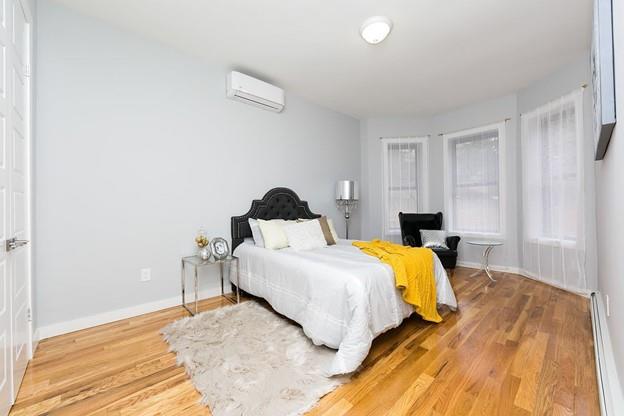 390 E 49th Street Property Photo 10