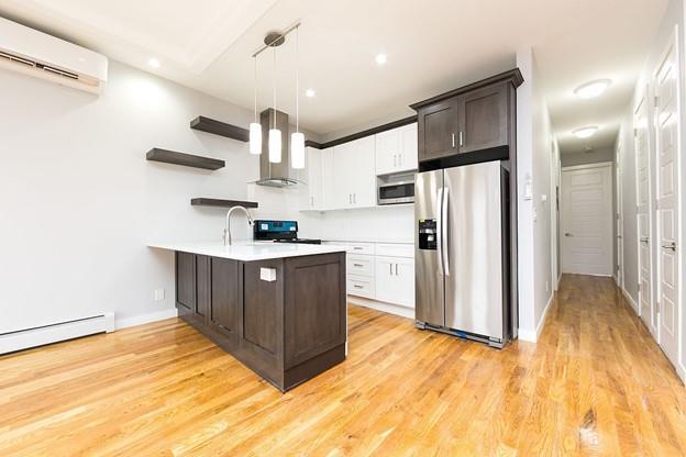 390 E 49th Street Property Photo 15