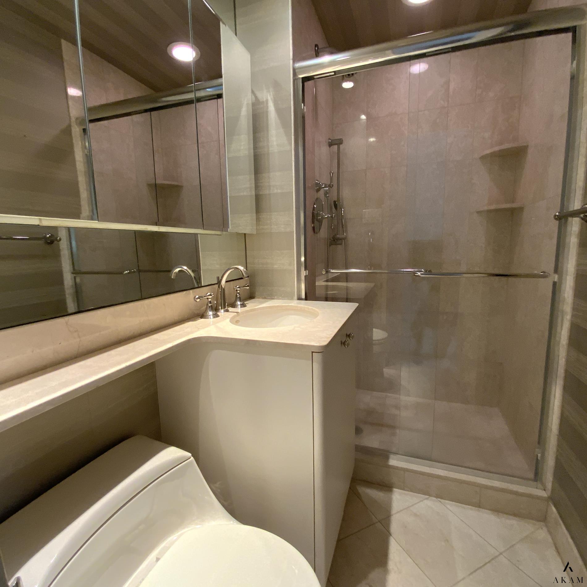 271-10 Grand Central Parkway 26g Property Photo 12