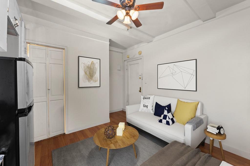 325 W 45th Street 403-a Property Photo 1
