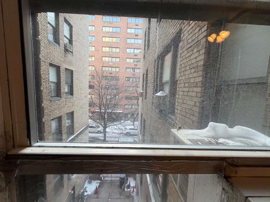 325 W 45th Street 403-a Property Photo 9