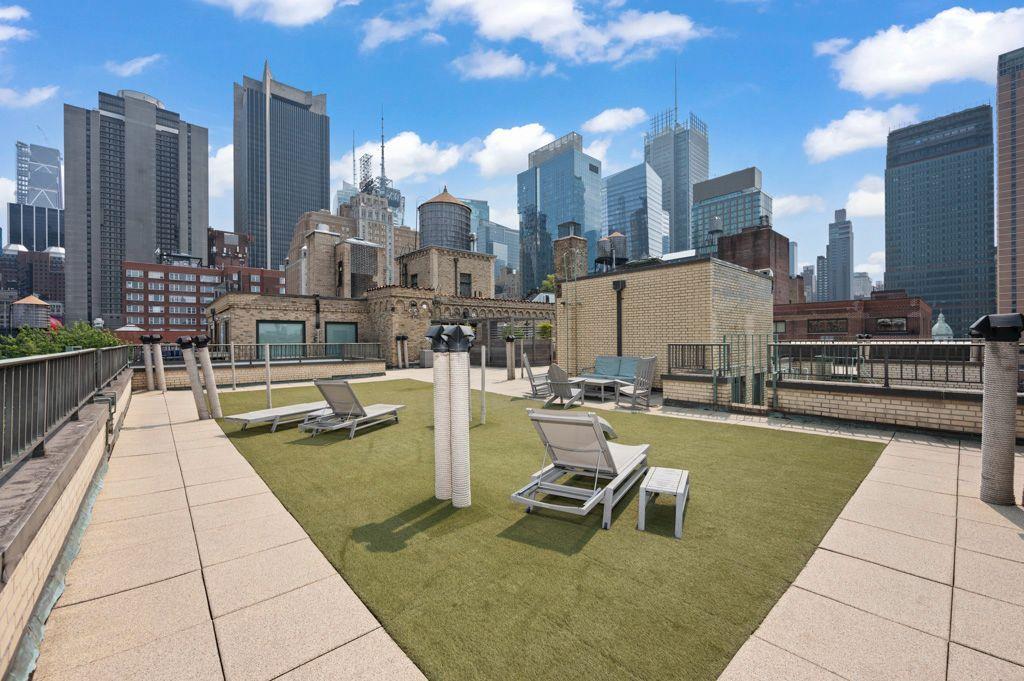 325 W 45th Street 403-a Property Photo 10