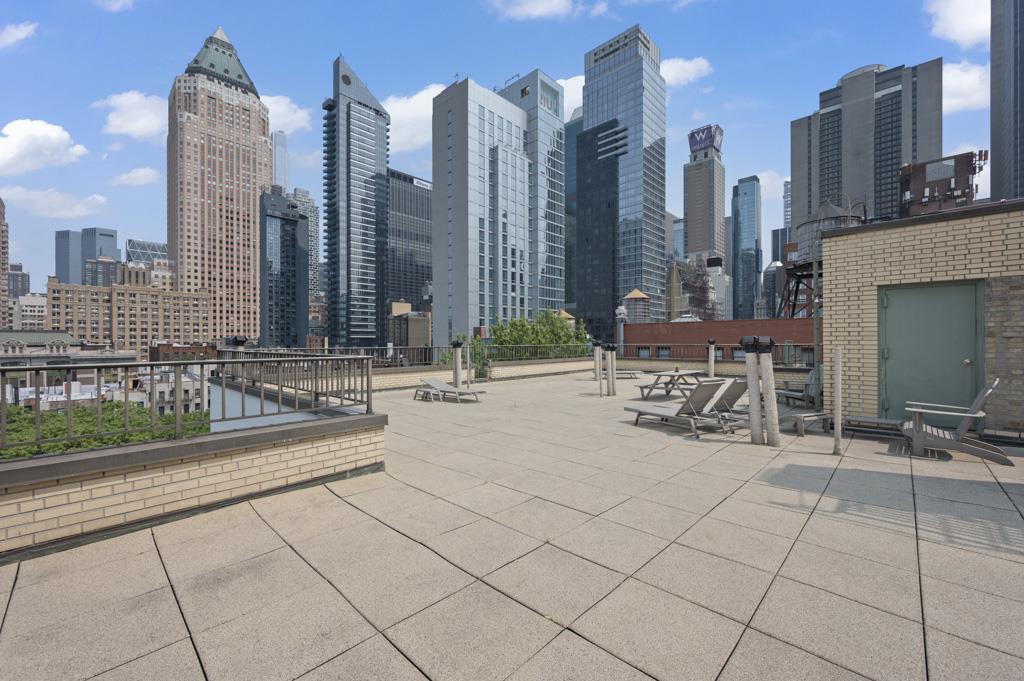 325 W 45th Street 403-a Property Photo 12