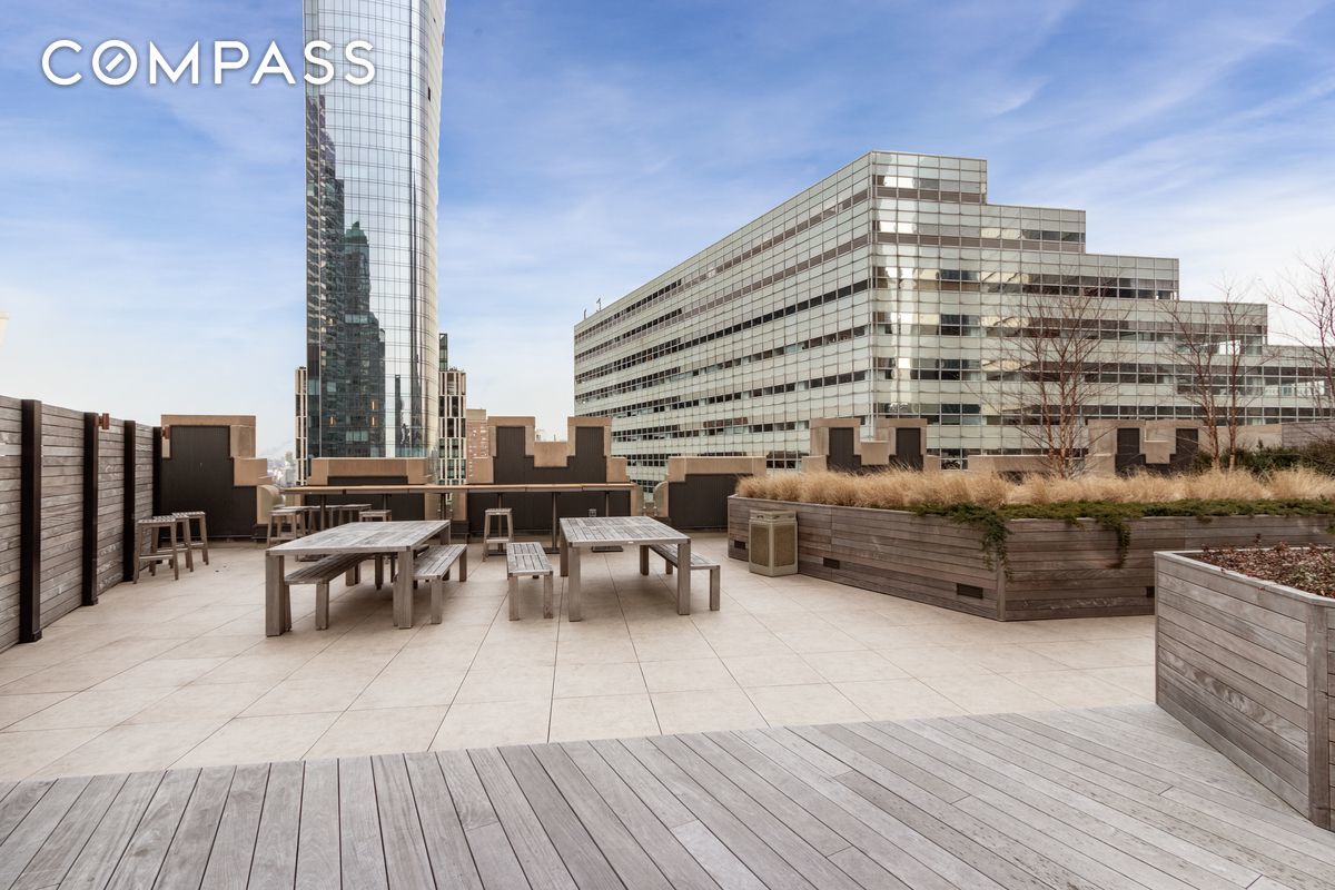 100 Barclay Street 11n Property Photo 24