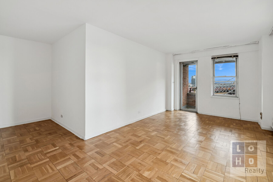 570 Grand Street H1504 Property Photo 7