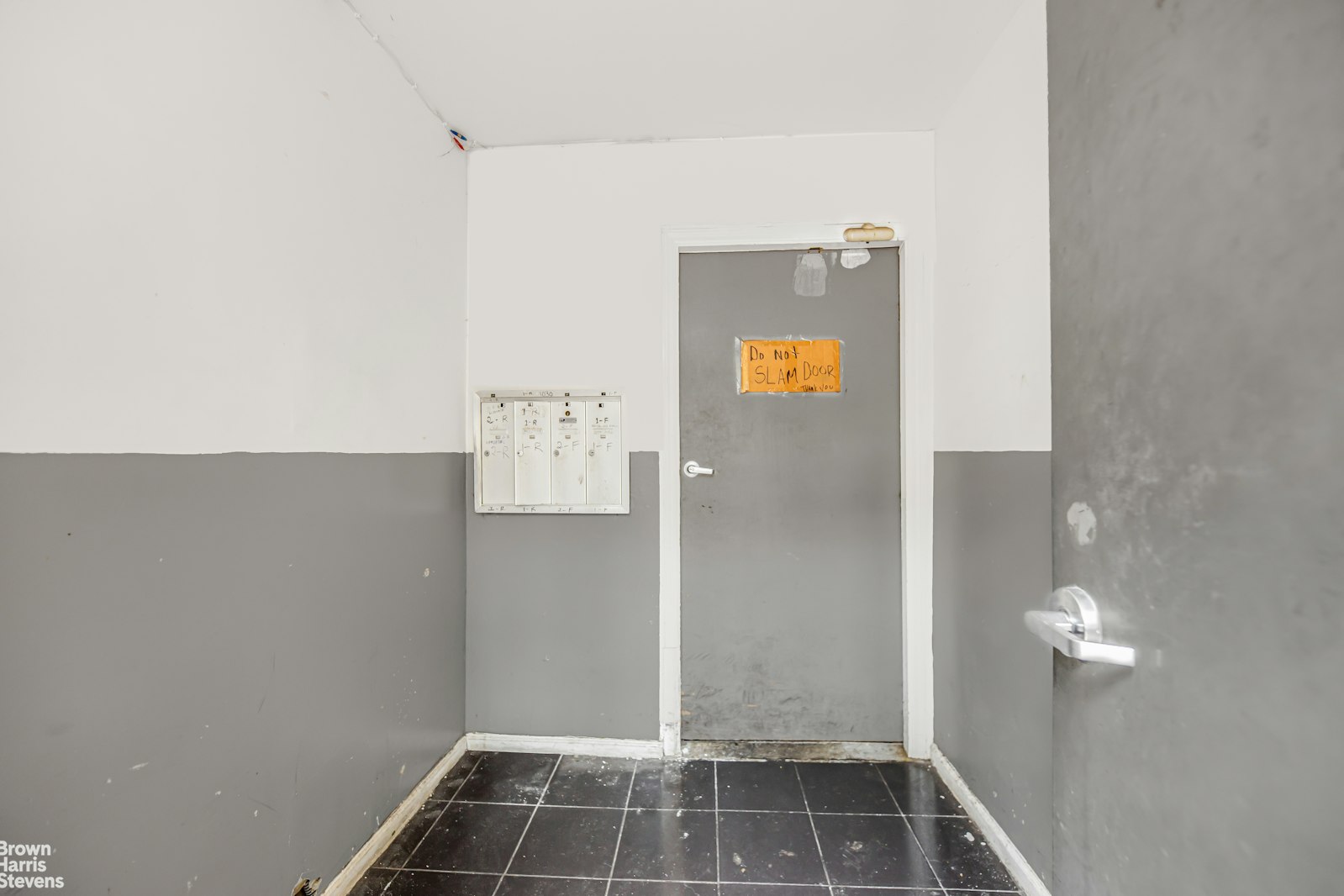 1030 Longfellow Avenue Property Photo 6