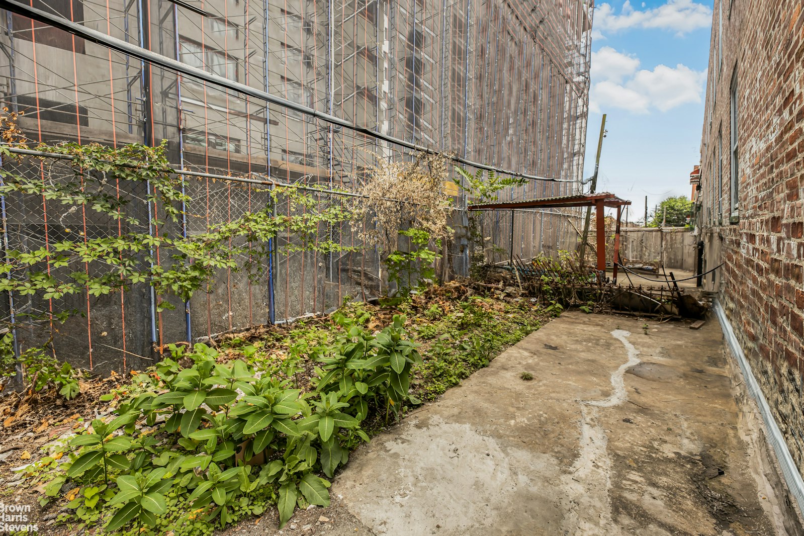 1030 Longfellow Avenue Property Photo 16