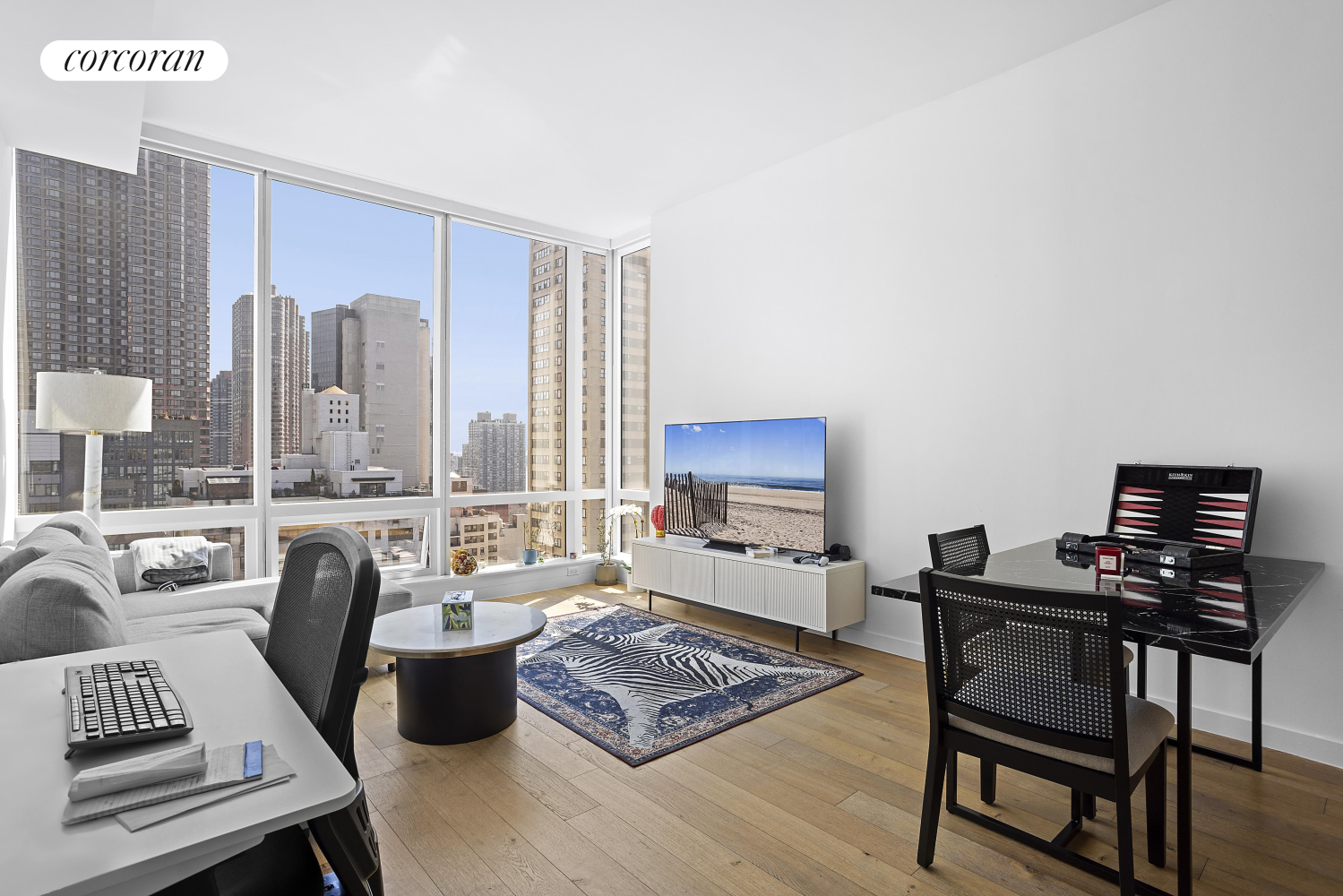 325 LEXINGTON Avenue 19E Property Photo 1