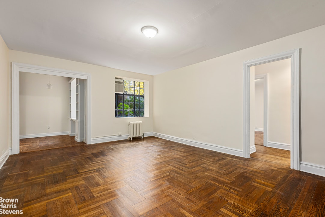 116 Pinehurst Avenue D11 Property Photo 3