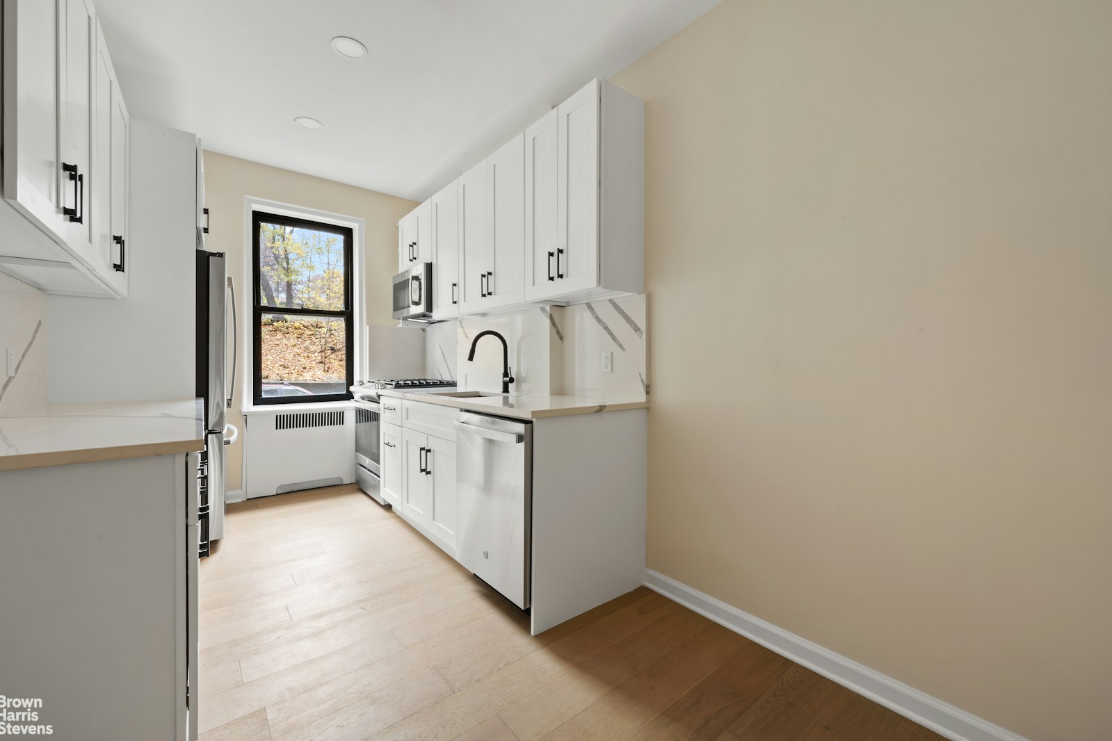 675 Walton Avenue 1b Property Photo 12