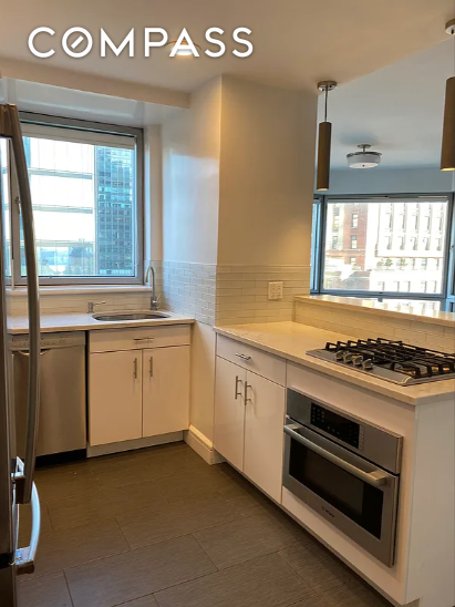301 W 57th Street 22d Property Photo 4