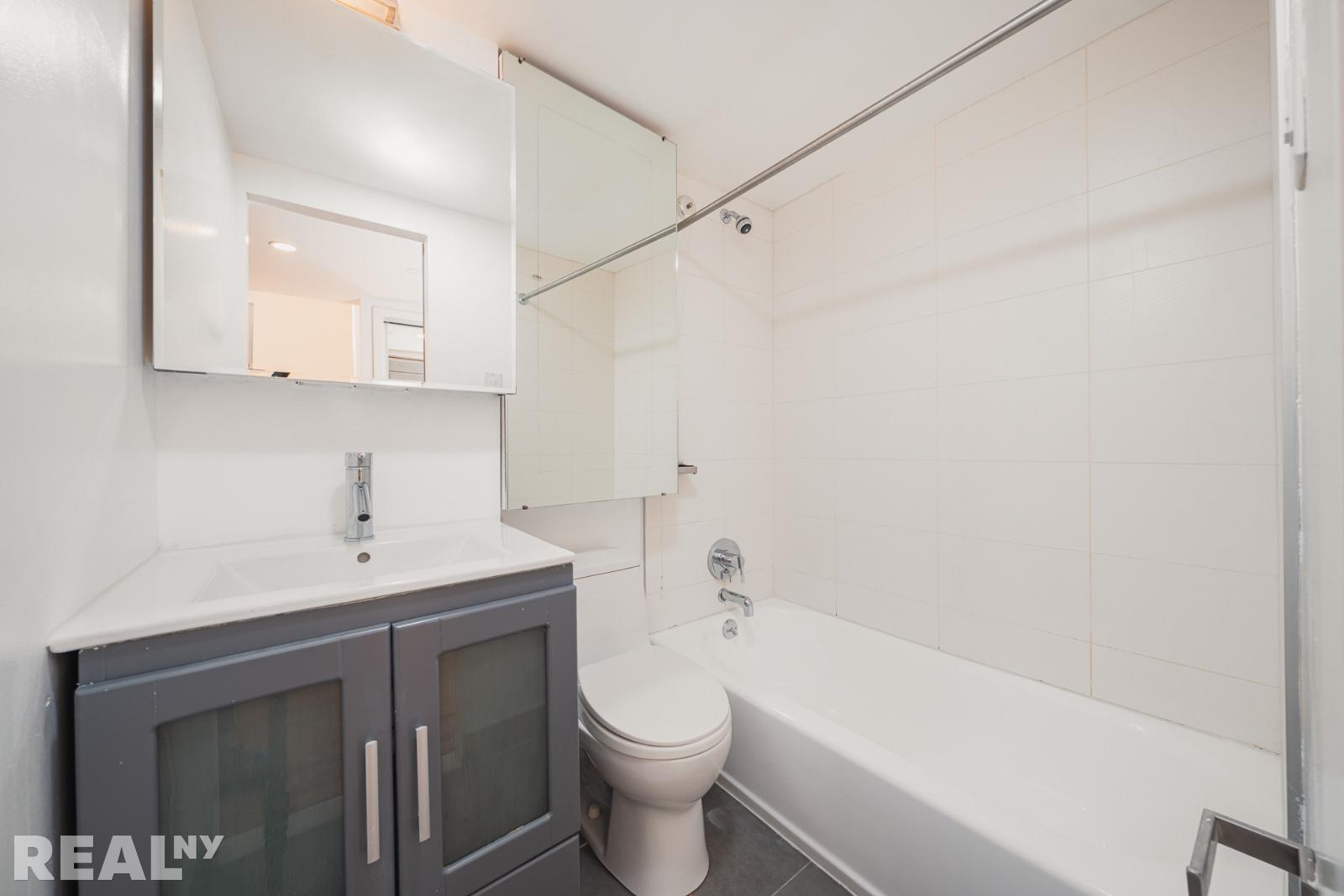 184 Thompson Street 5v Property Photo 8