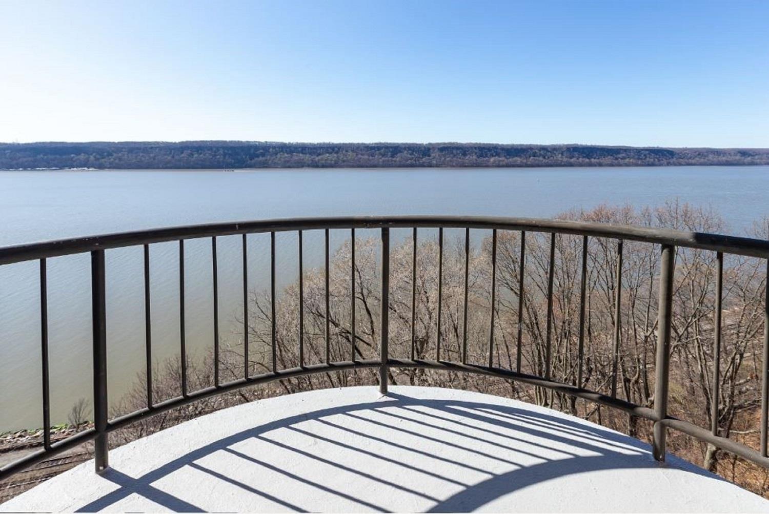 2521 Palisade Avenue 8c Property Photo 5