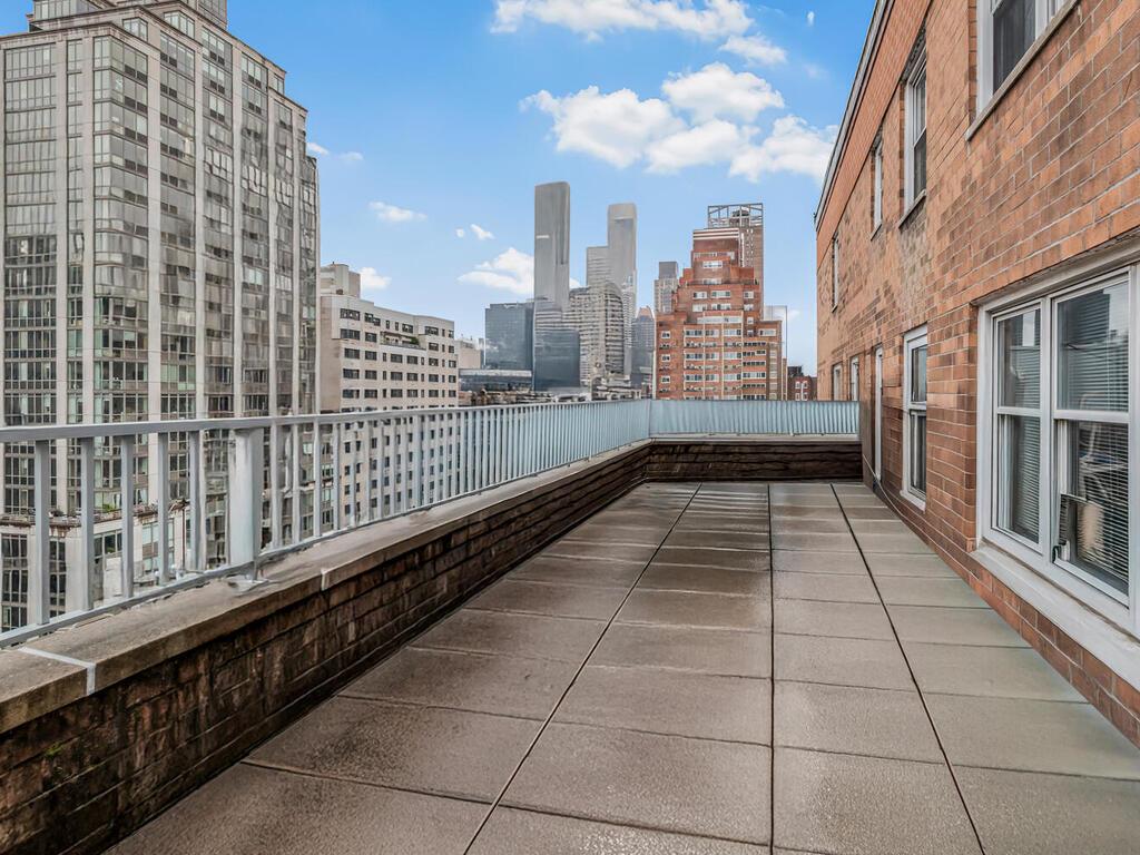 333 E 66th Street 12-c Property Photo 1