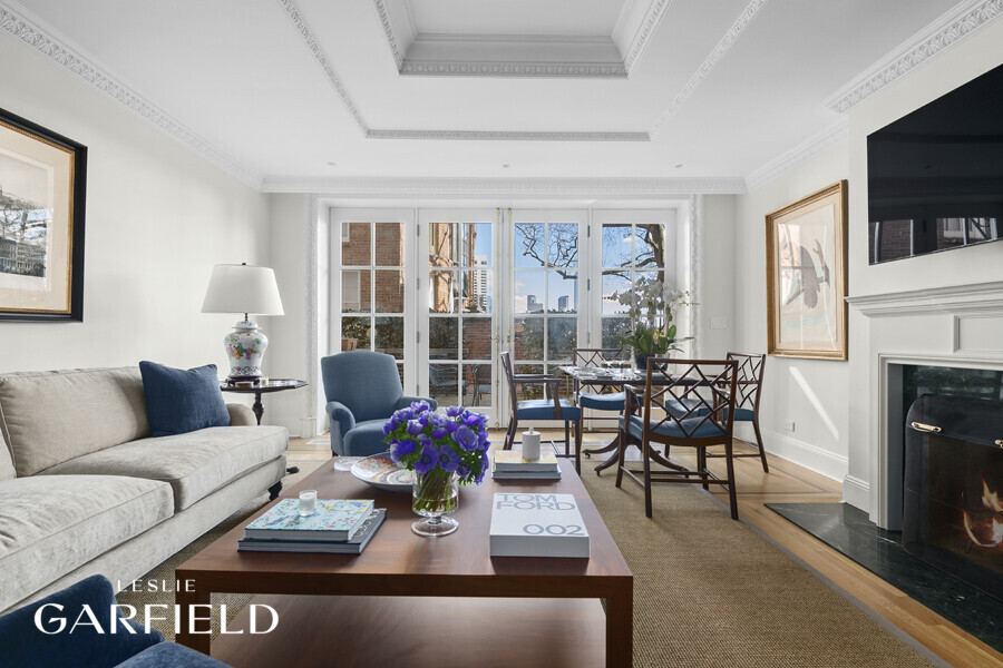 15 SUTTON Place Property Photo 1