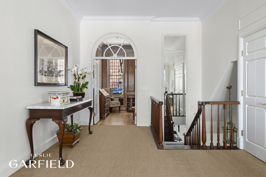 15 Sutton Place Property Photo 6