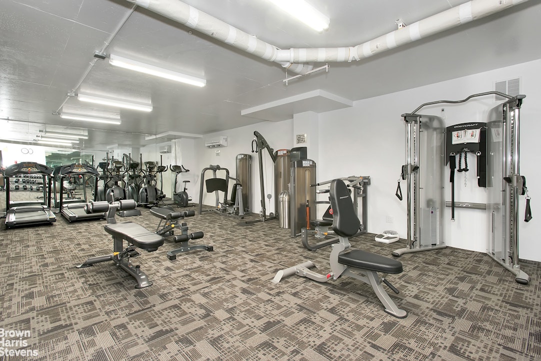 555 Kappock Street 2e Property Photo 19