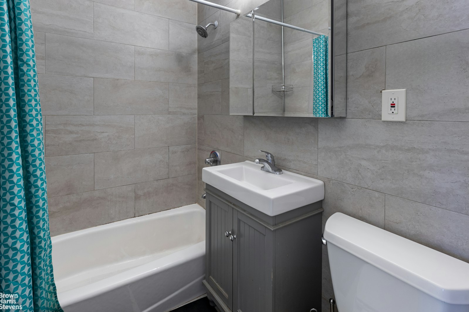 555 Kappock Street 2e Property Photo 30