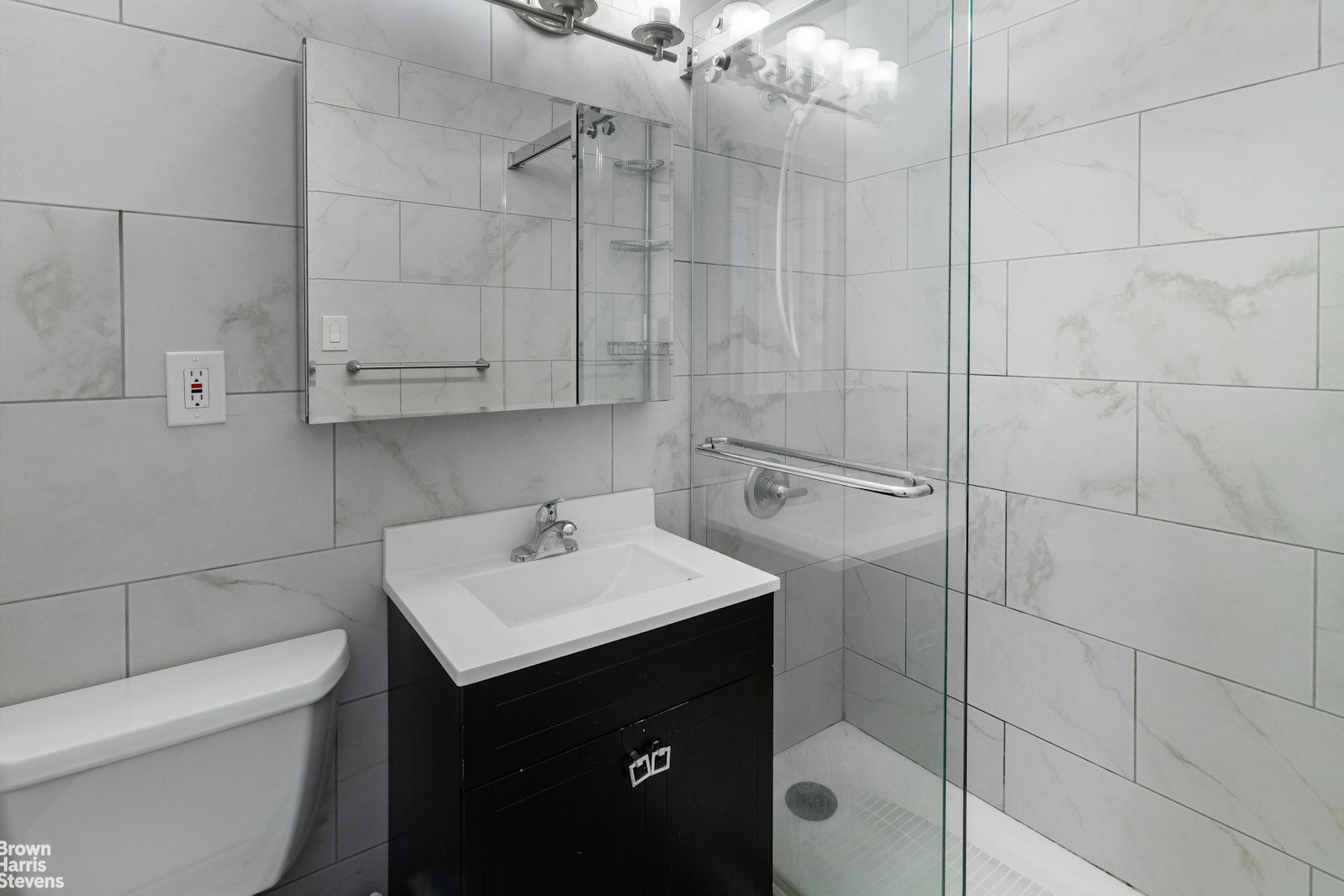 555 Kappock Street 2e Property Photo 31